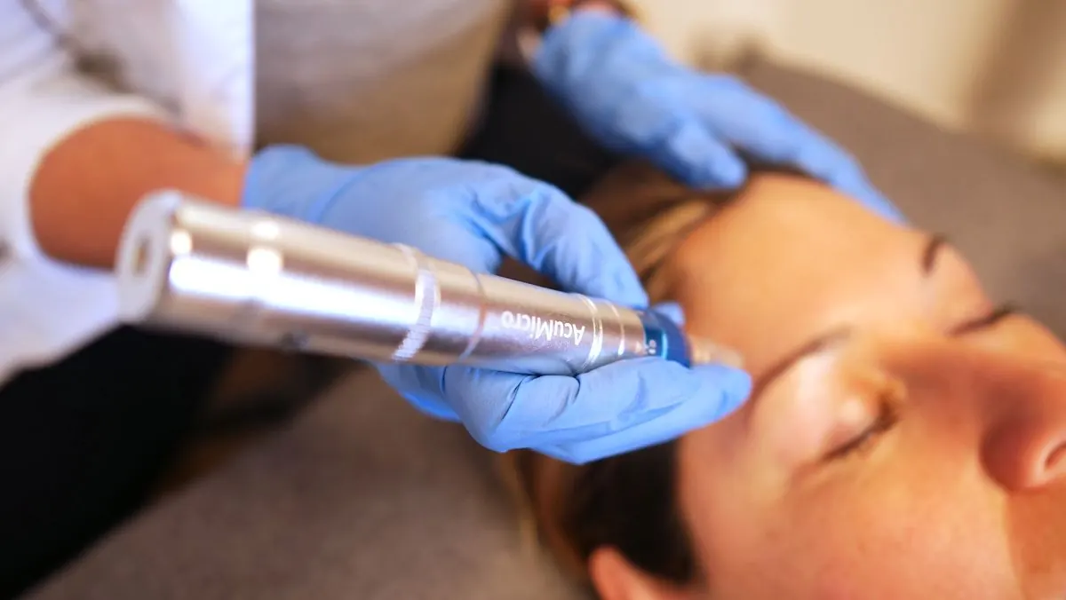 Aarogita therapist providing a guided treatment session