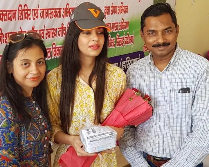 Dr. Arpitta Sephalli with Pooja Yadav, winner of Miss & Mrs India 2018, at a community health camp